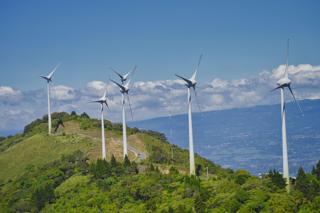 A Deep Dive Into Arcenturf: Innovation in Energy-Efficient Tech